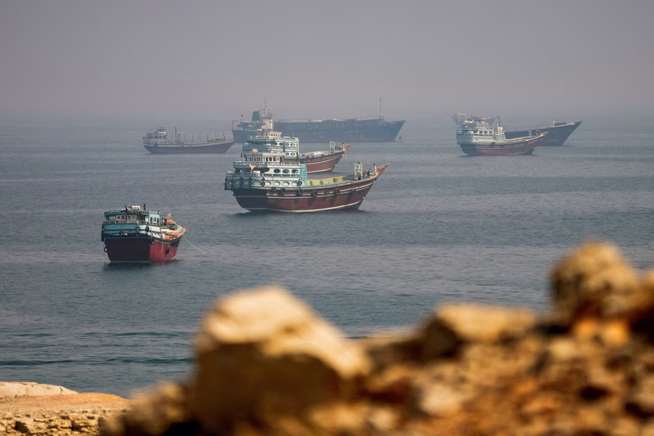 Crude Oil Extends Four-Day Slide as Hormuz Shipping Improves and Iran Diplomacy Gains Traction